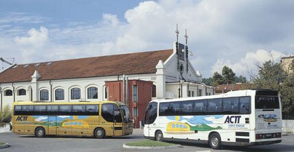 immagine foto 2 pulman Iveco Euro Class parcheggiati