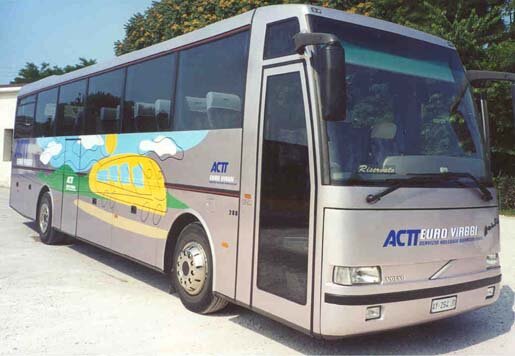 immagine con foto di pulamn Volvo B12